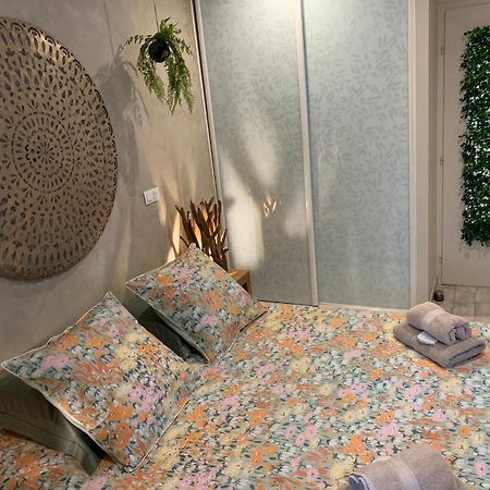 Bed and Breakfast Le Paon Bleu Annecy Poisy Esterno foto