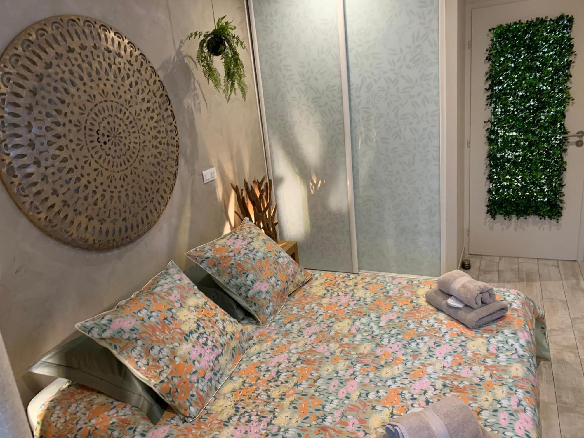 Bed and Breakfast Le Paon Bleu Annecy Poisy Esterno foto